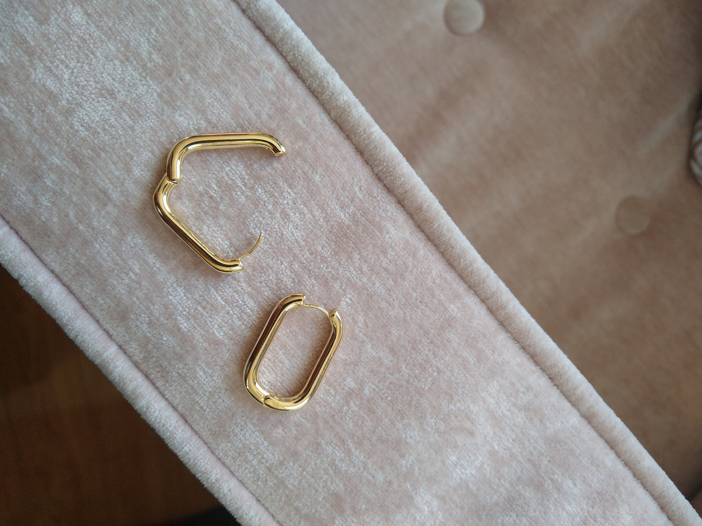 Hug me 18k gold plated rectangle hoop earrings
